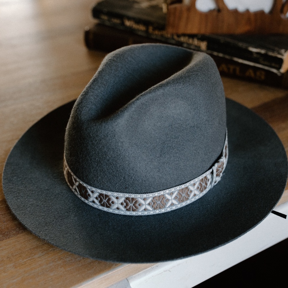 Gelso Bianco hat 100% wool, made in Italy, floppy brimmed grey felt wool